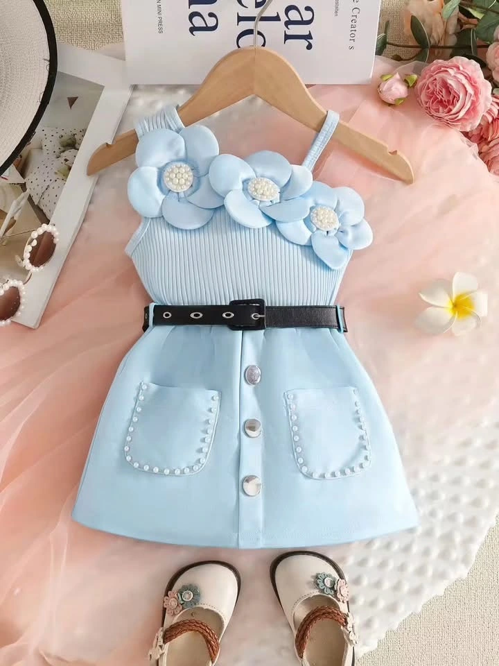 Fashionable Short skirt set with belt