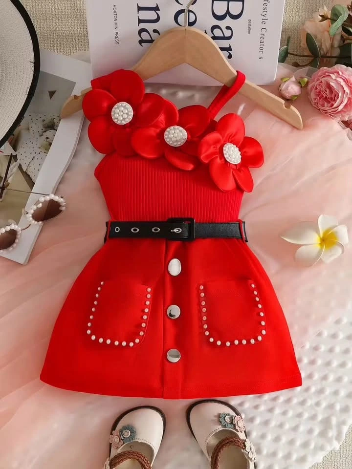 Fashionable Short skirt set with belt